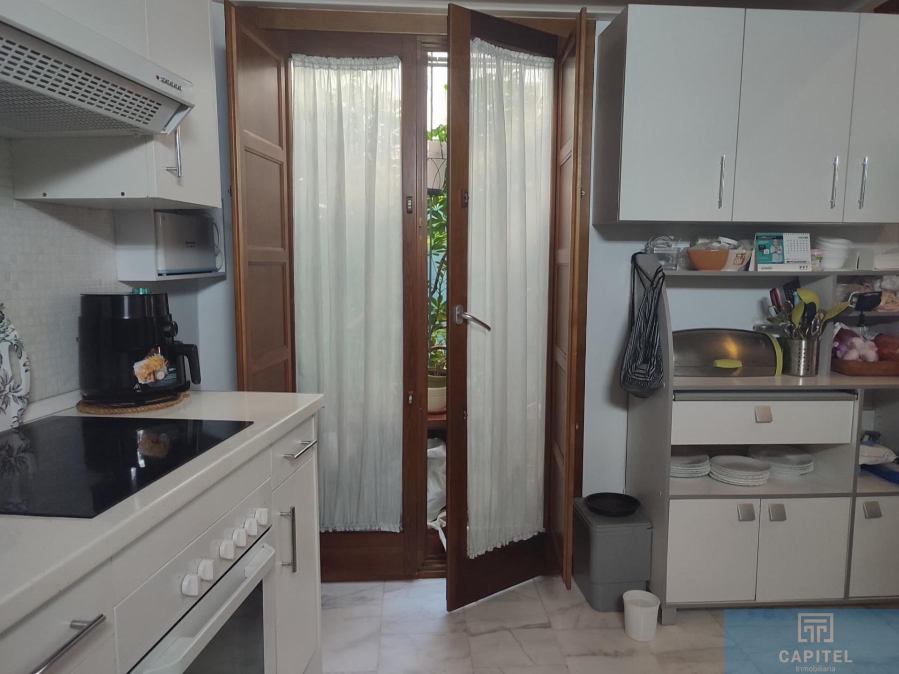 For sale of flat in Córdoba