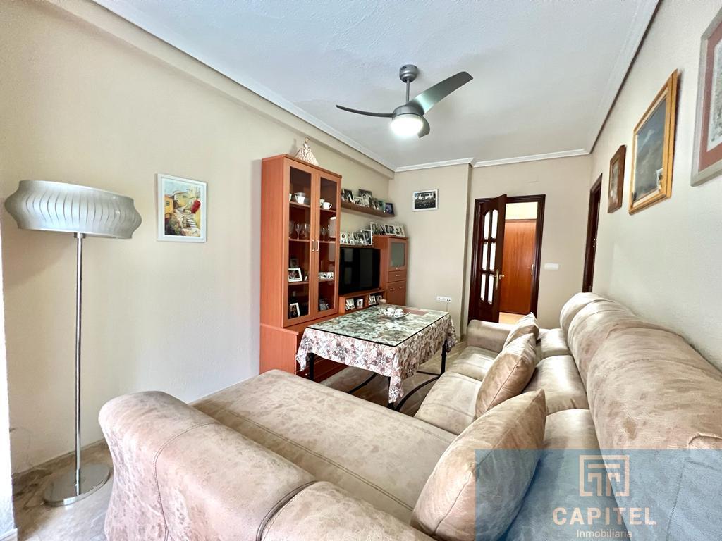 For sale of flat in Córdoba