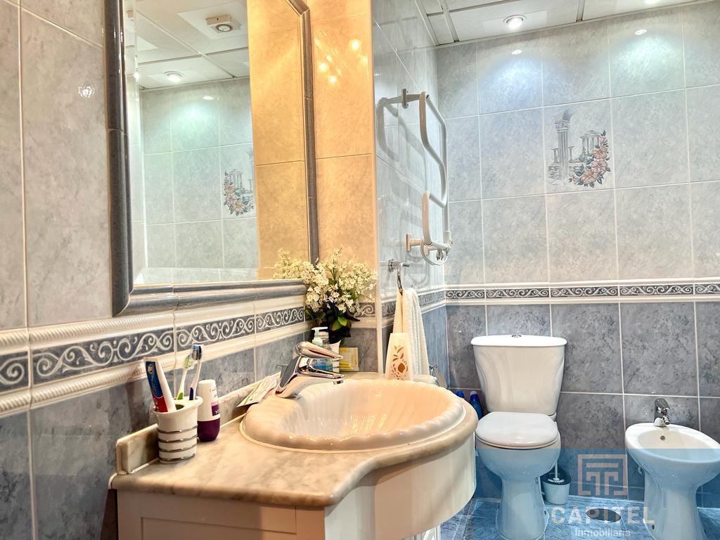 For sale of flat in Córdoba