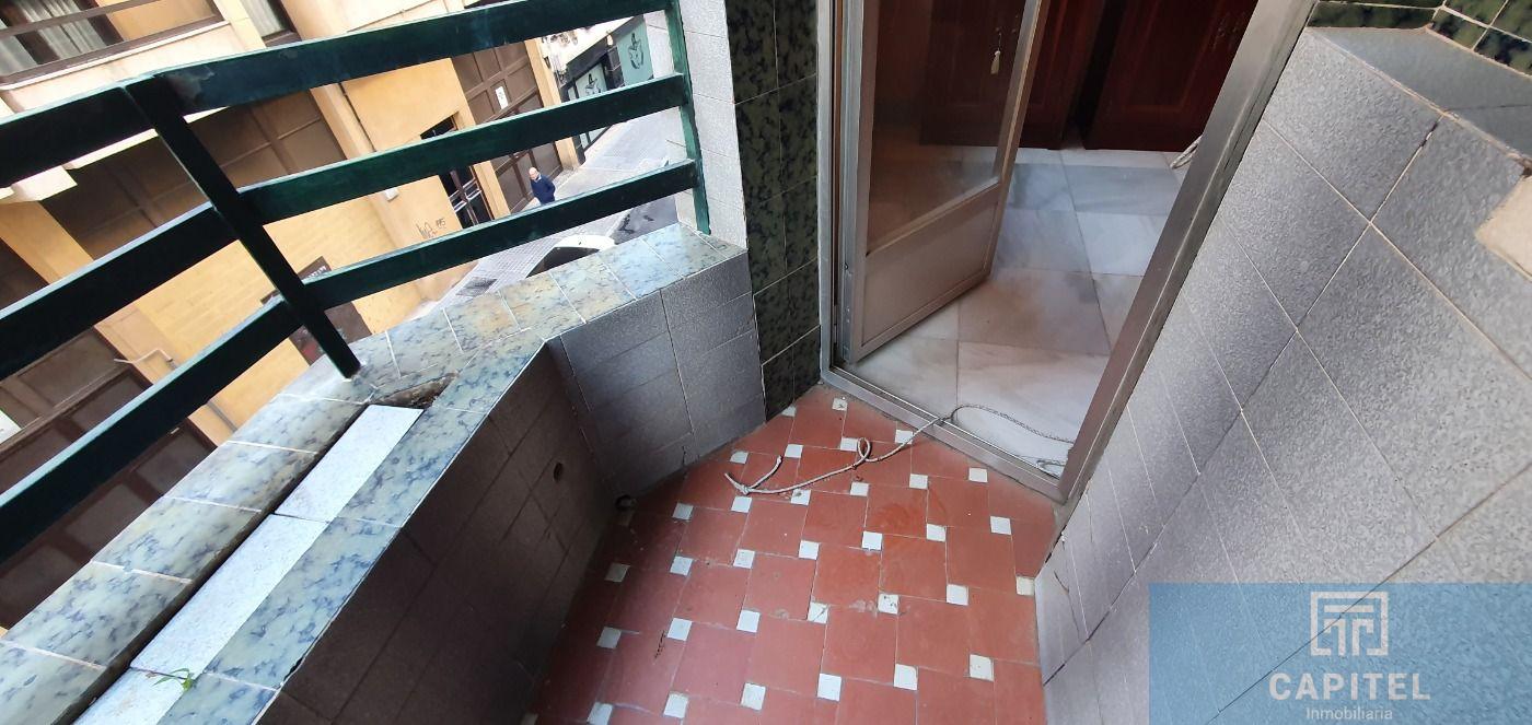 For sale of flat in Córdoba