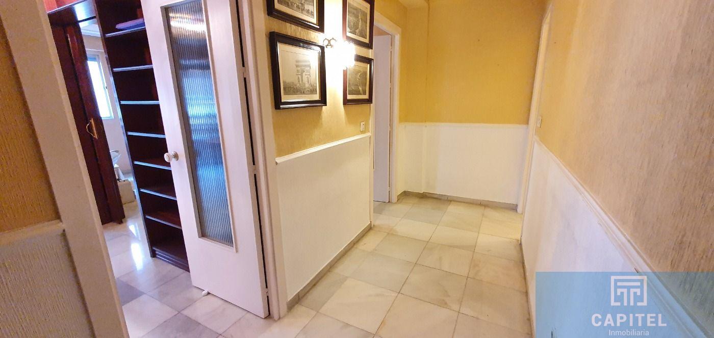 For sale of flat in Córdoba