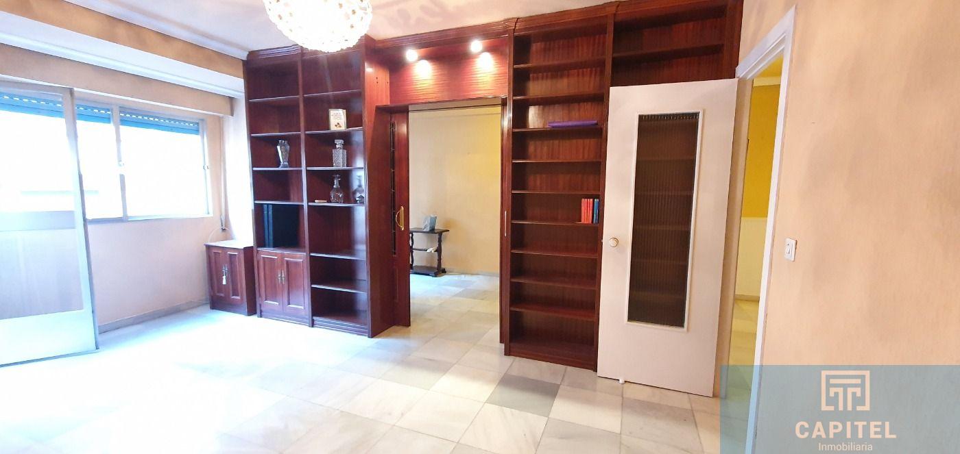For sale of flat in Córdoba