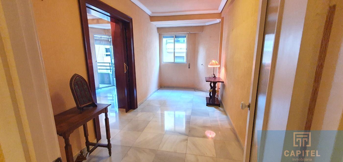For sale of flat in Córdoba