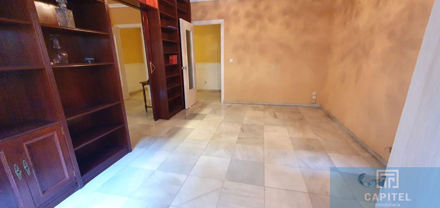 For sale of flat in Córdoba