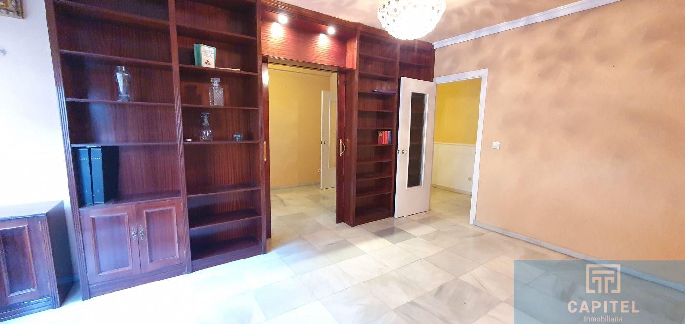 For sale of flat in Córdoba