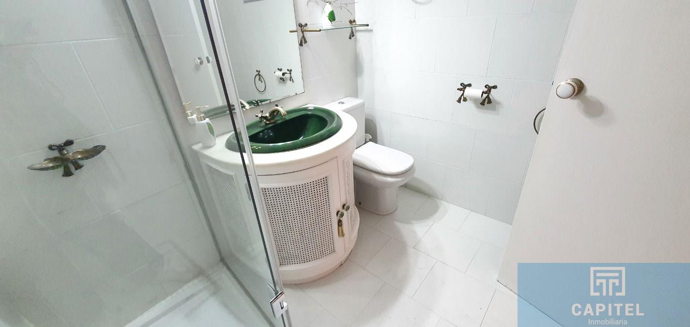 For sale of flat in Córdoba