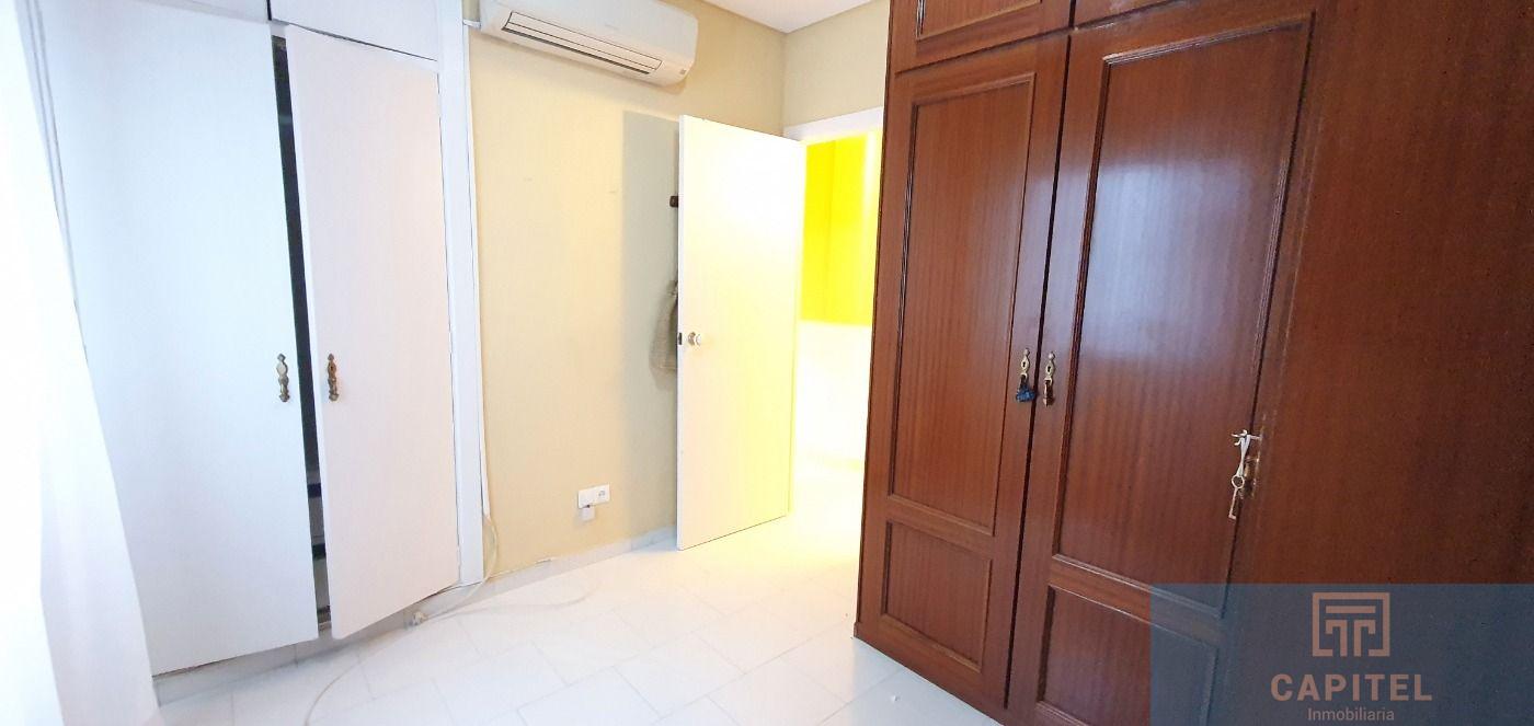 For sale of flat in Córdoba