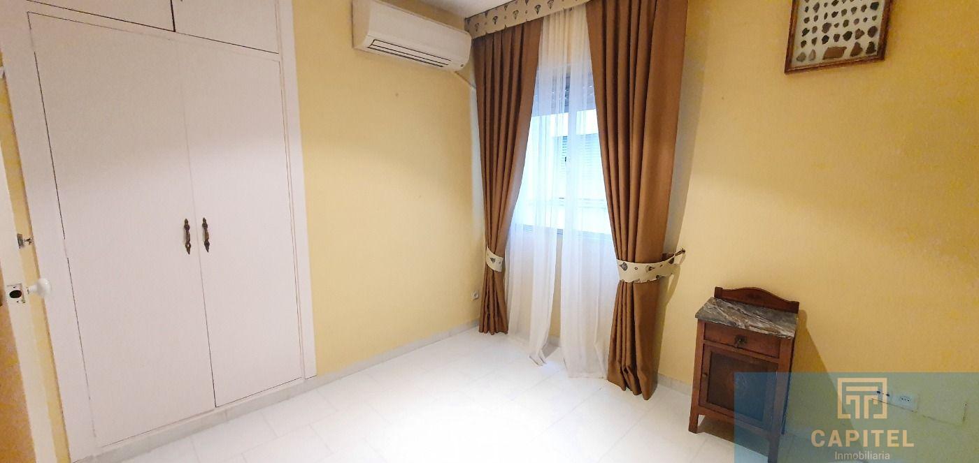 For sale of flat in Córdoba