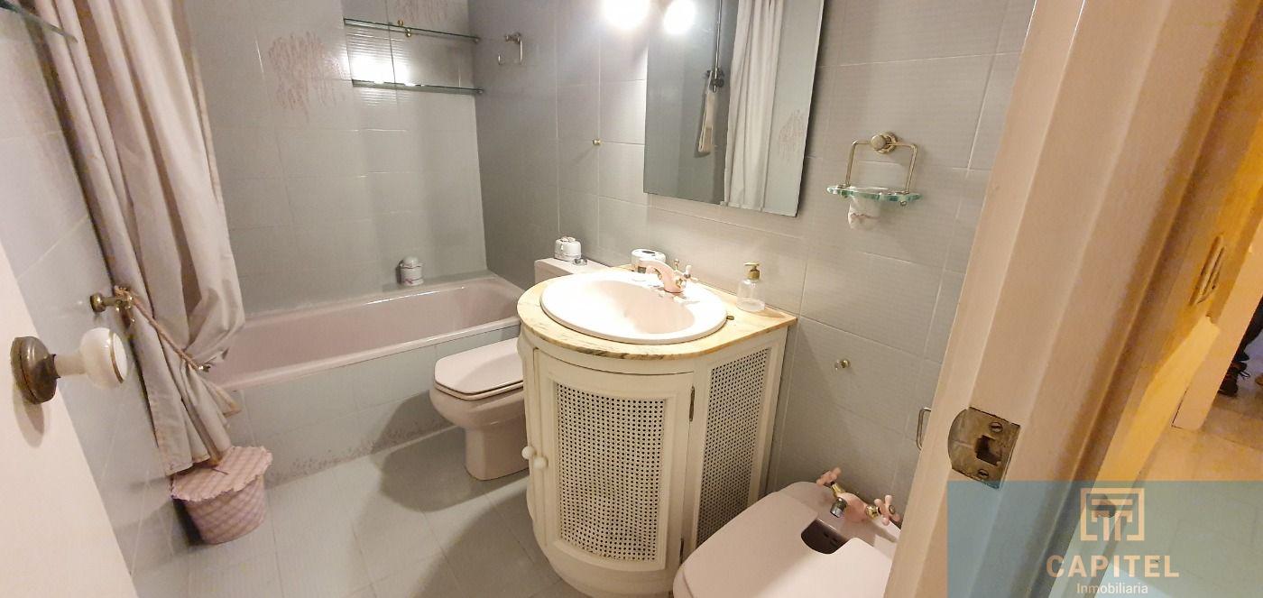For sale of flat in Córdoba