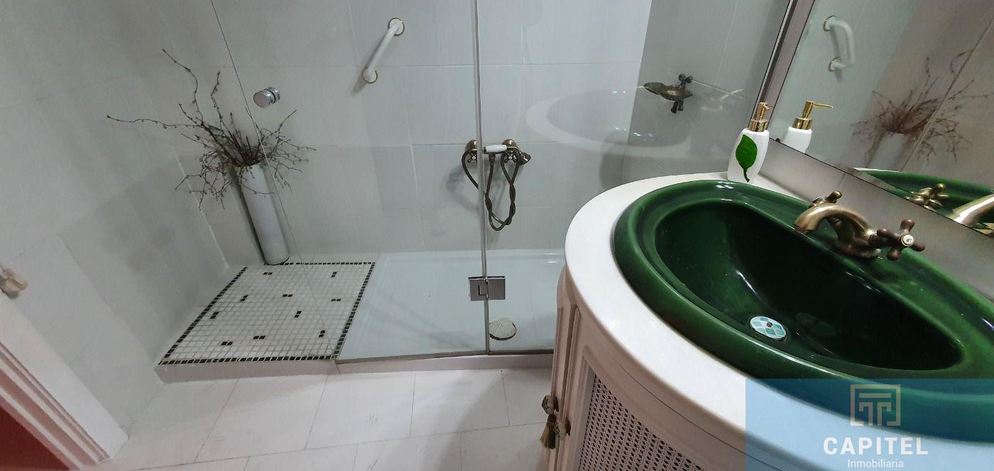 For sale of flat in Córdoba
