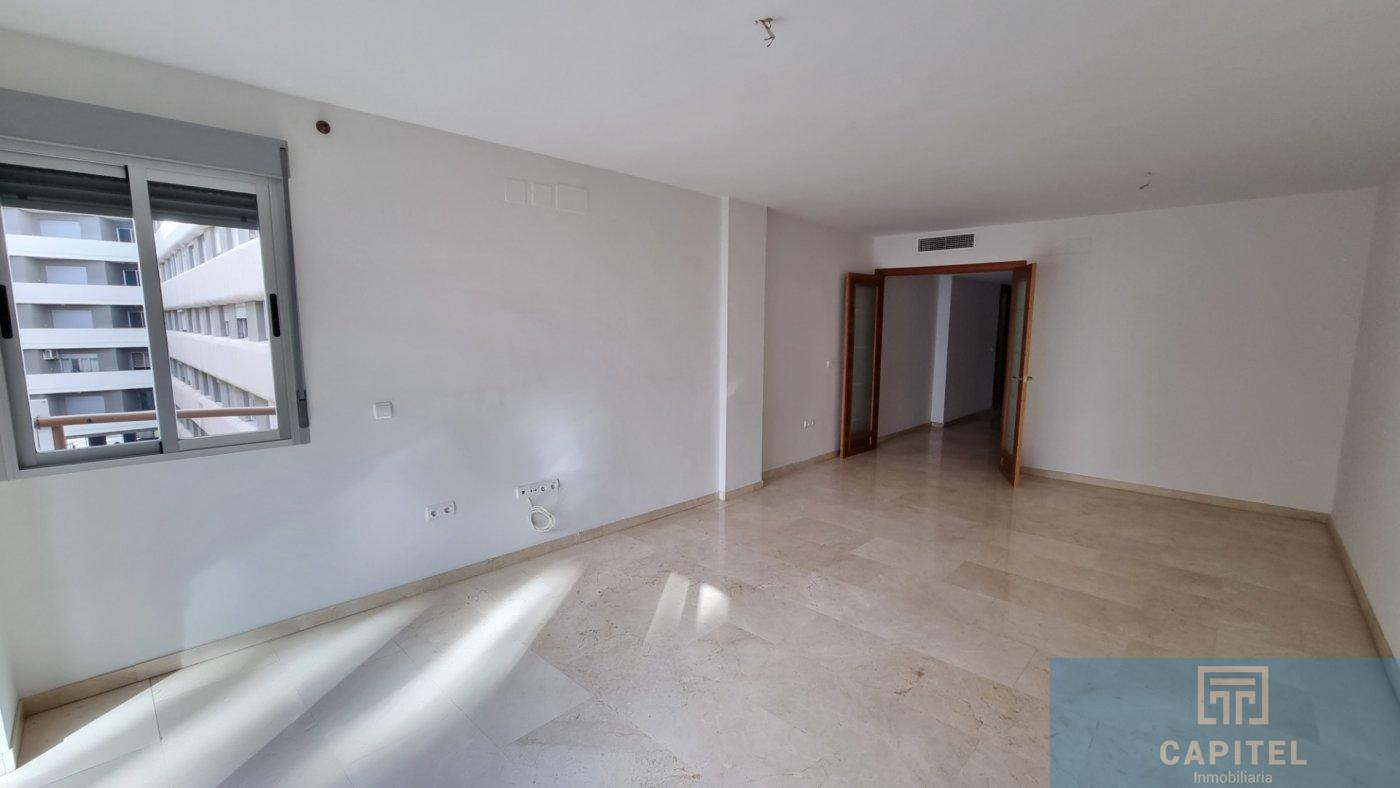 For sale of flat in Córdoba