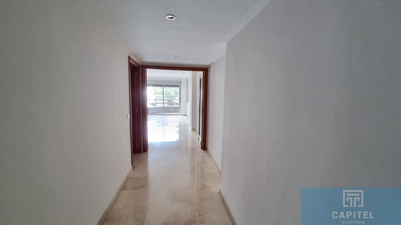 For sale of flat in Córdoba