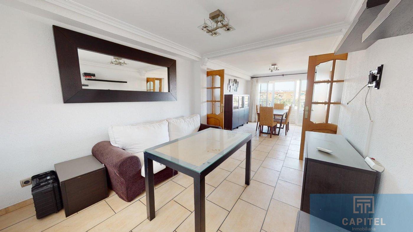 For sale of flat in Córdoba