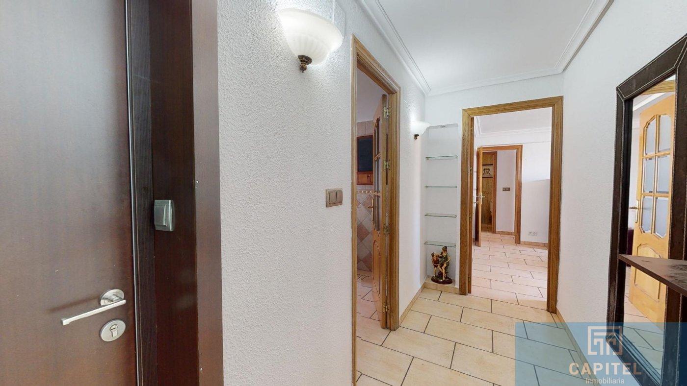 For sale of flat in Córdoba