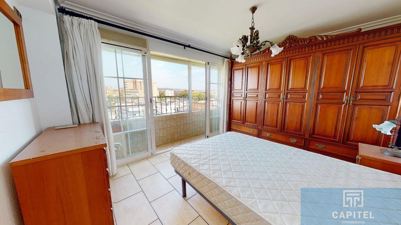 For sale of flat in Córdoba