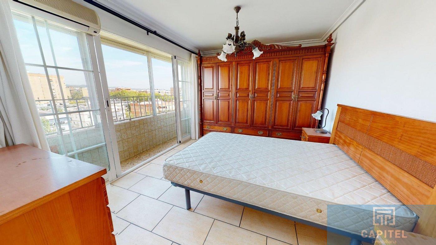For sale of flat in Córdoba