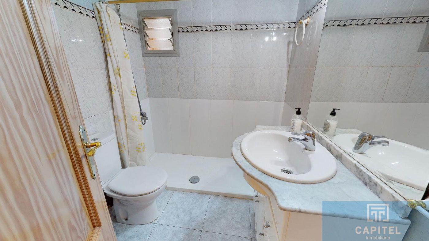 For sale of flat in Córdoba