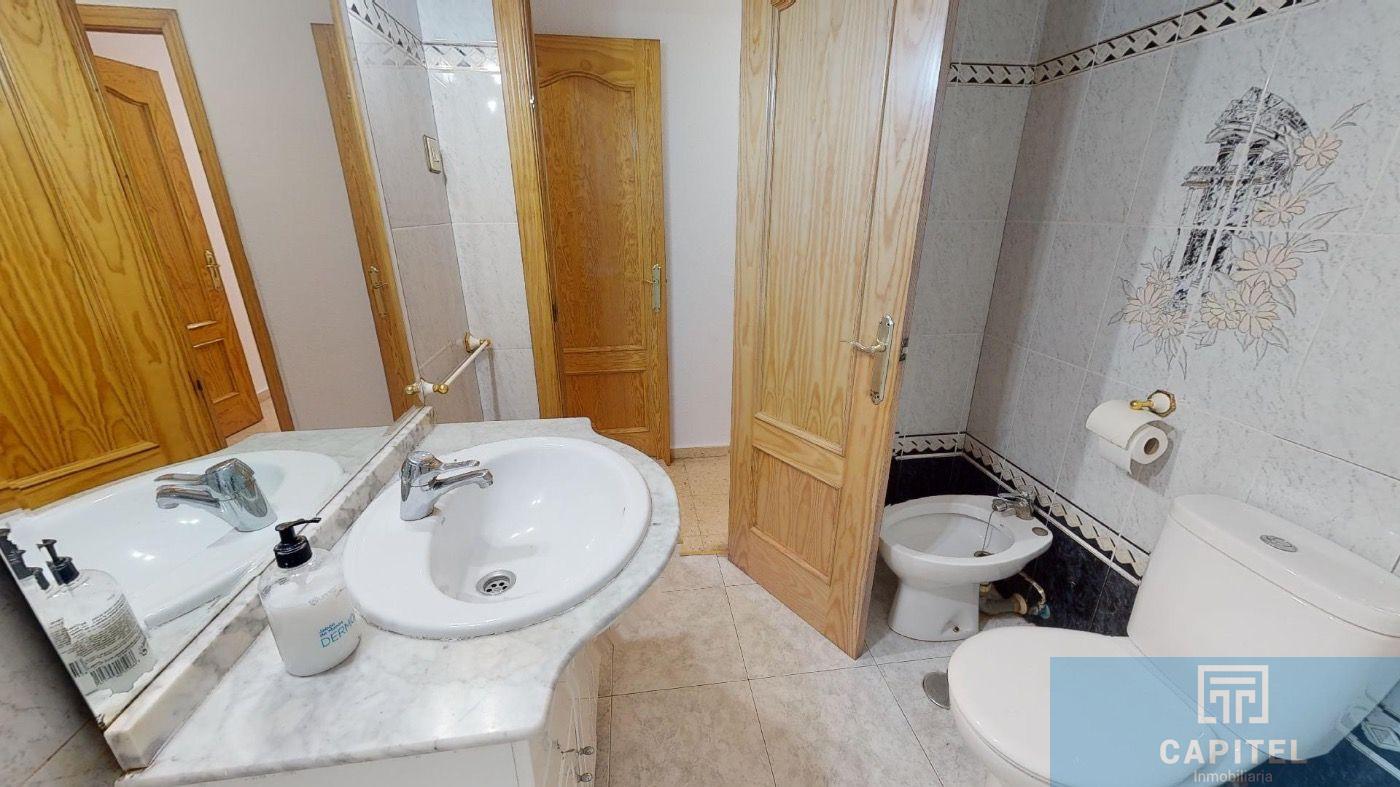 For sale of flat in Córdoba