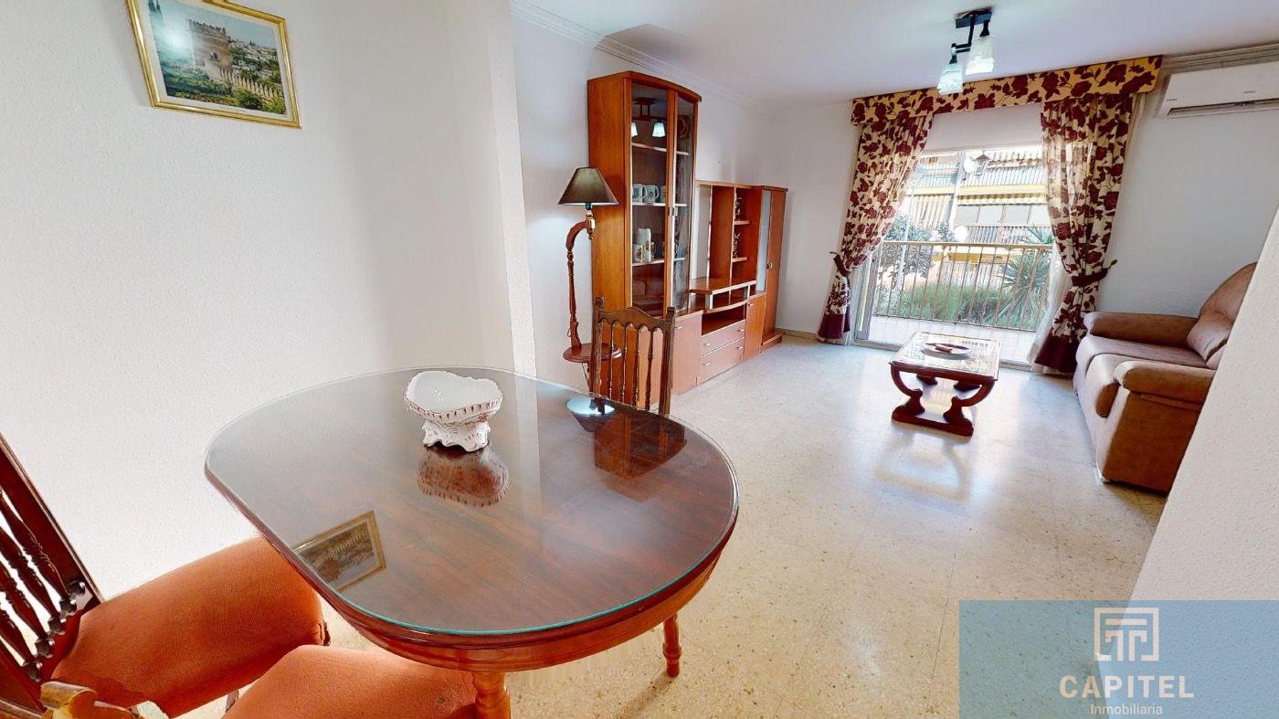 For sale of flat in Córdoba