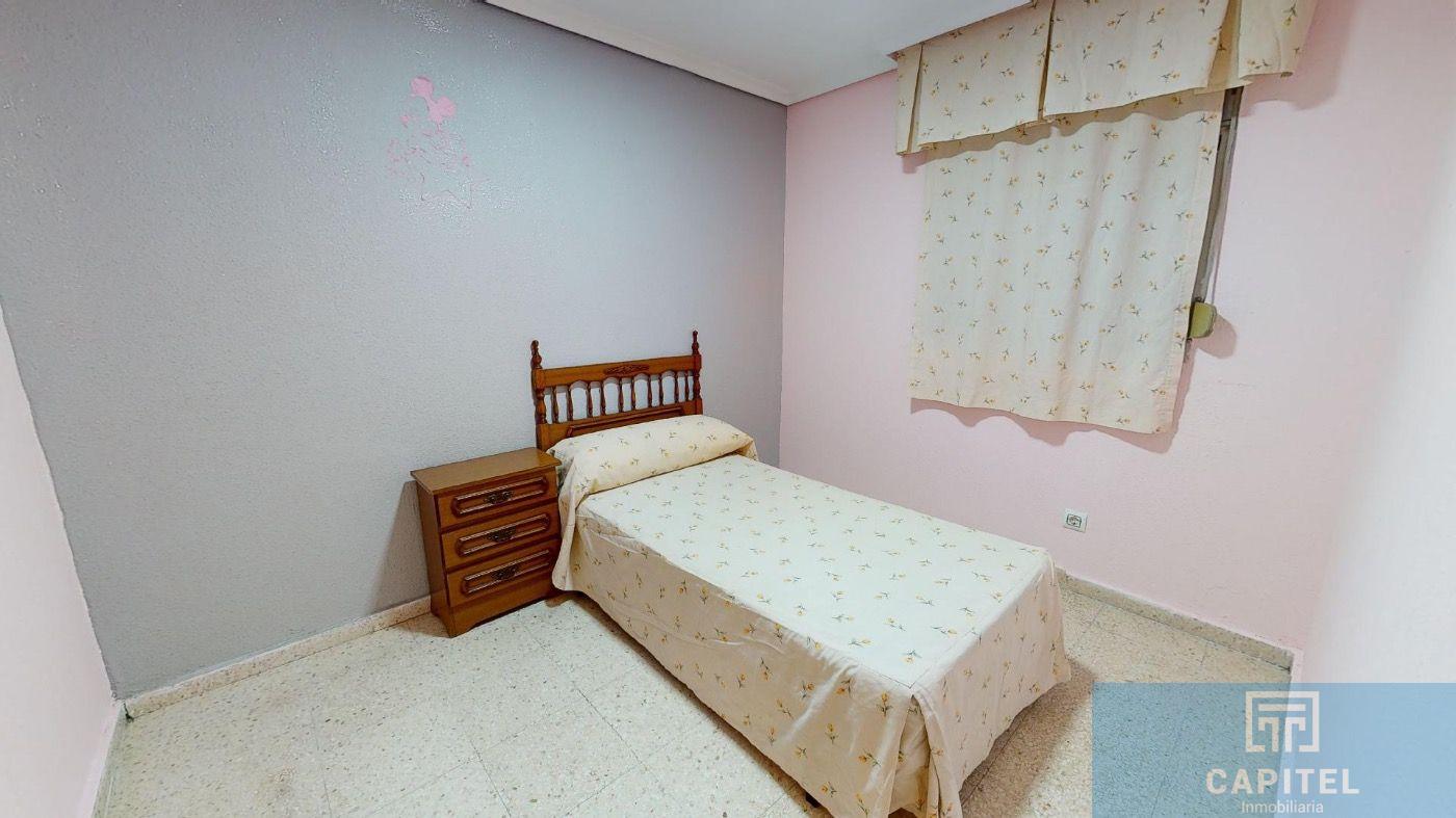 For sale of flat in Córdoba