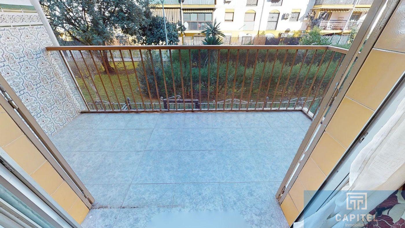 For sale of flat in Córdoba