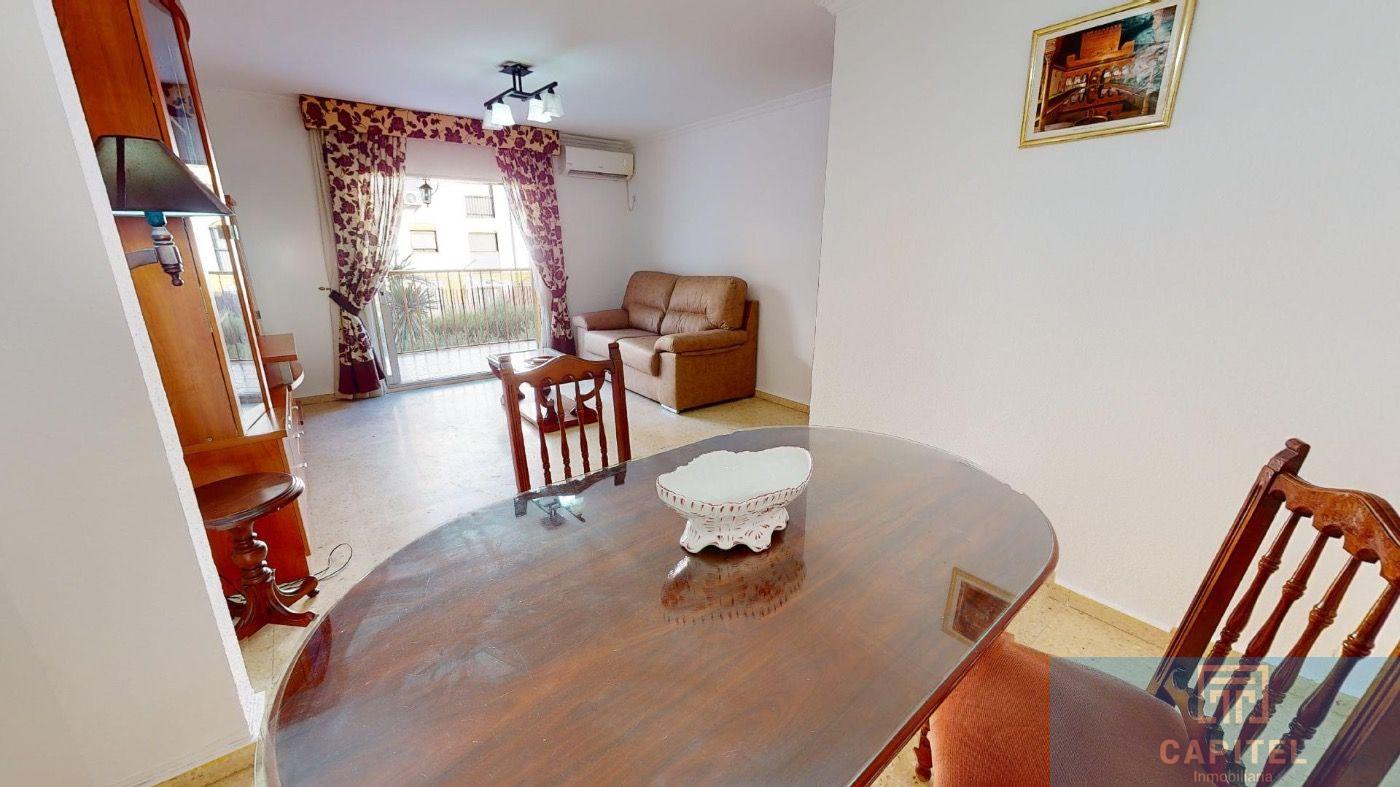 For sale of flat in Córdoba