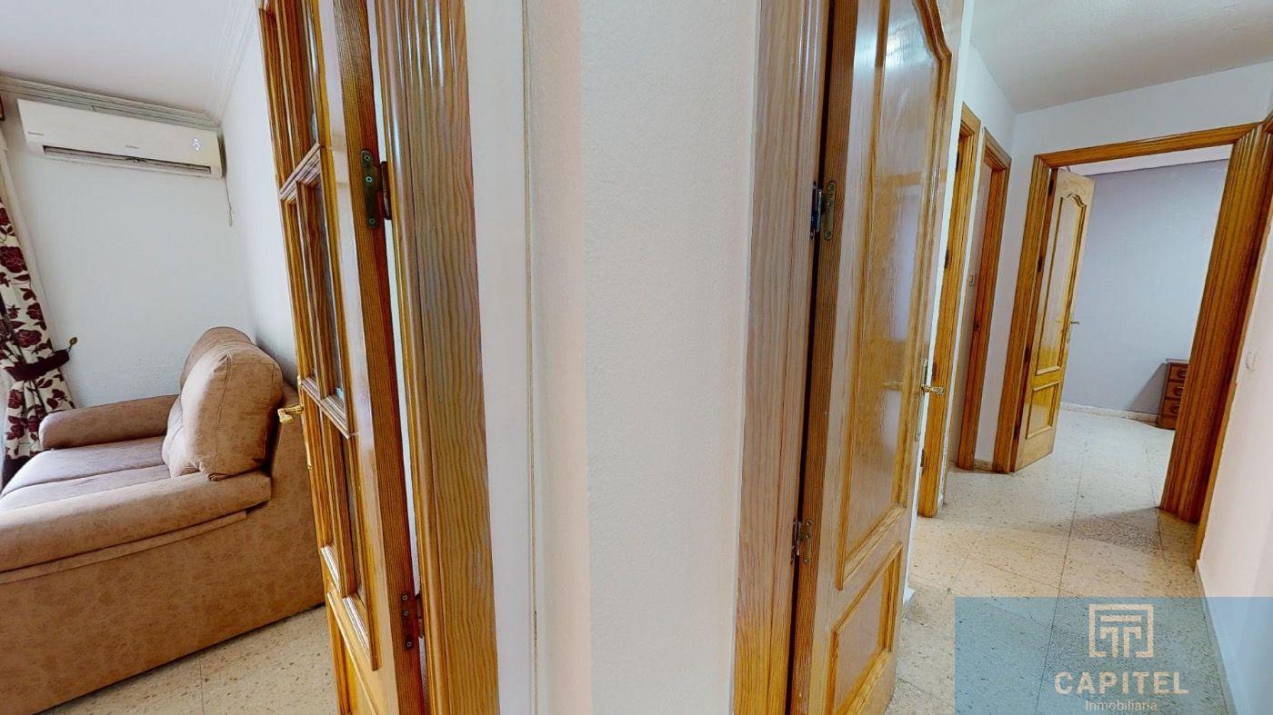 For sale of flat in Córdoba