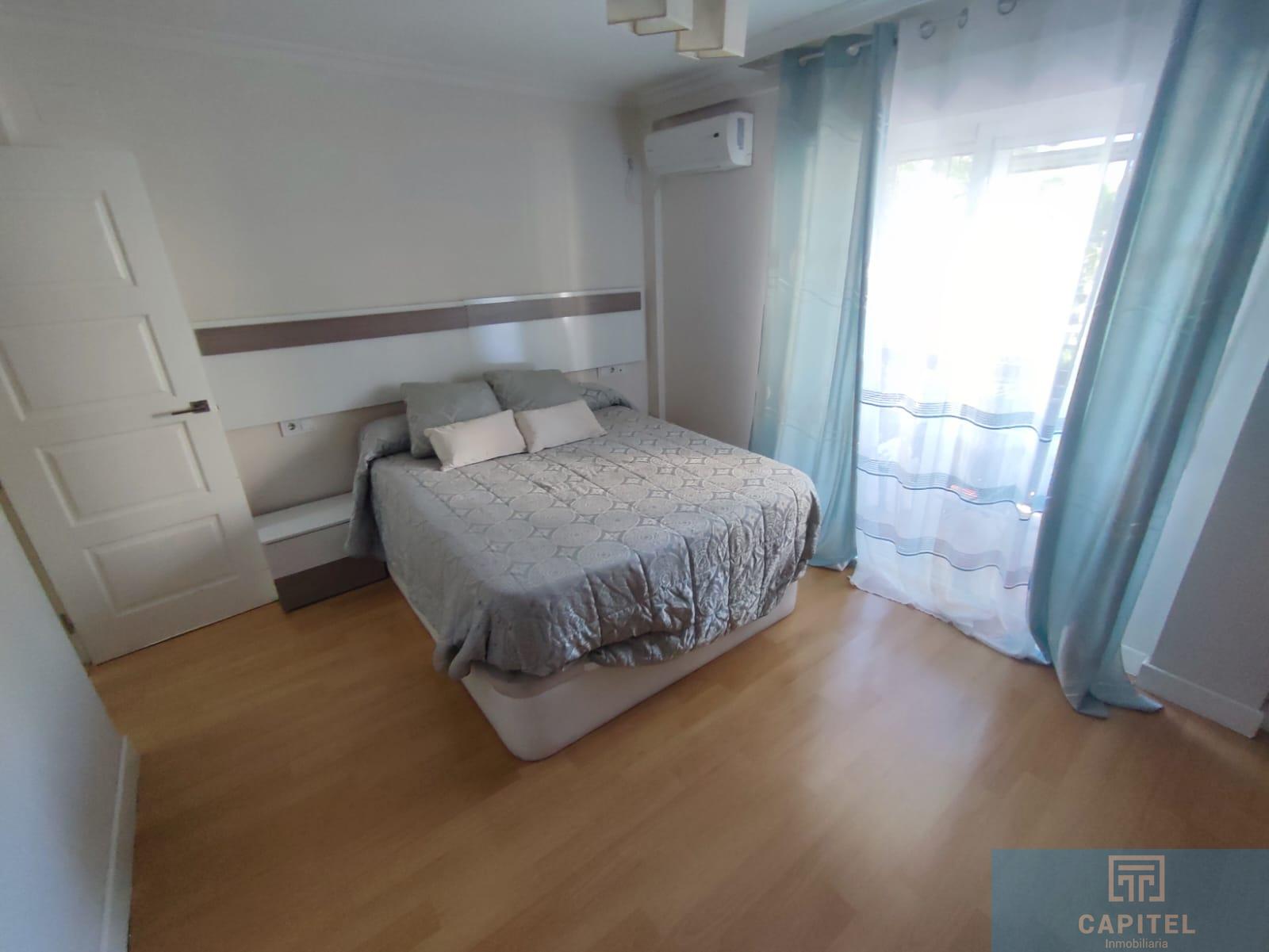 For sale of flat in Córdoba