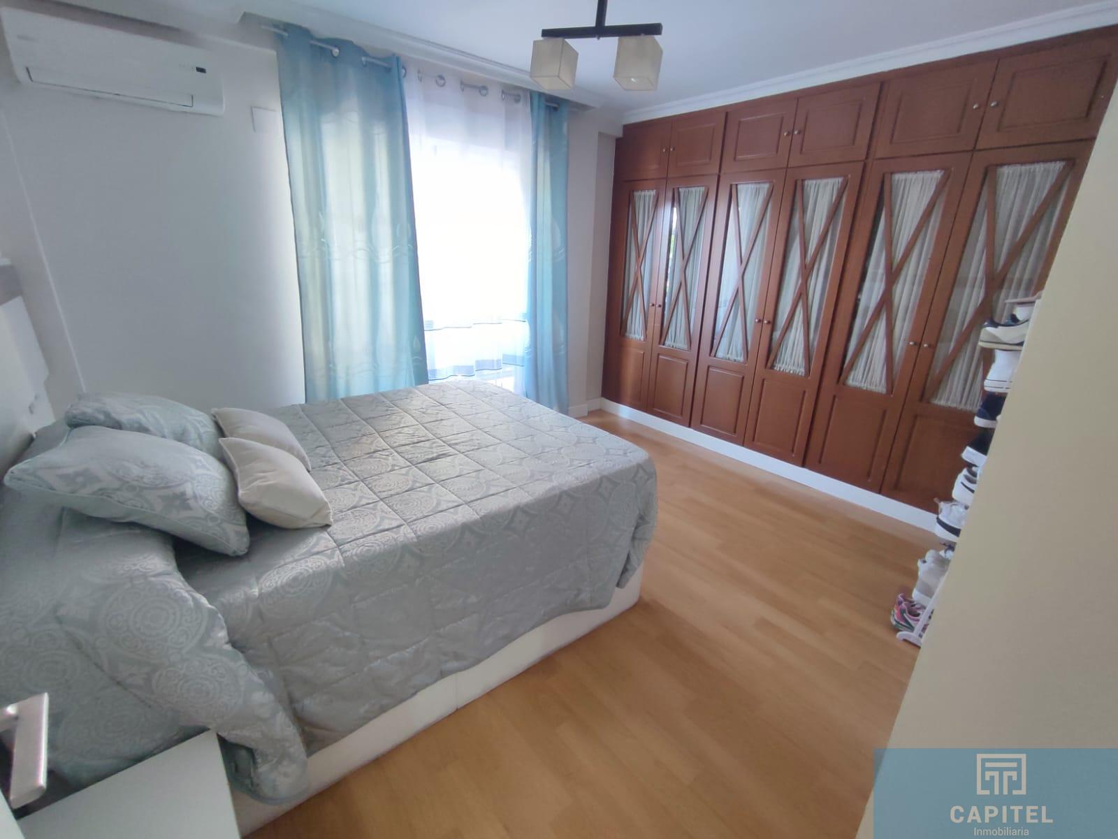 For sale of flat in Córdoba