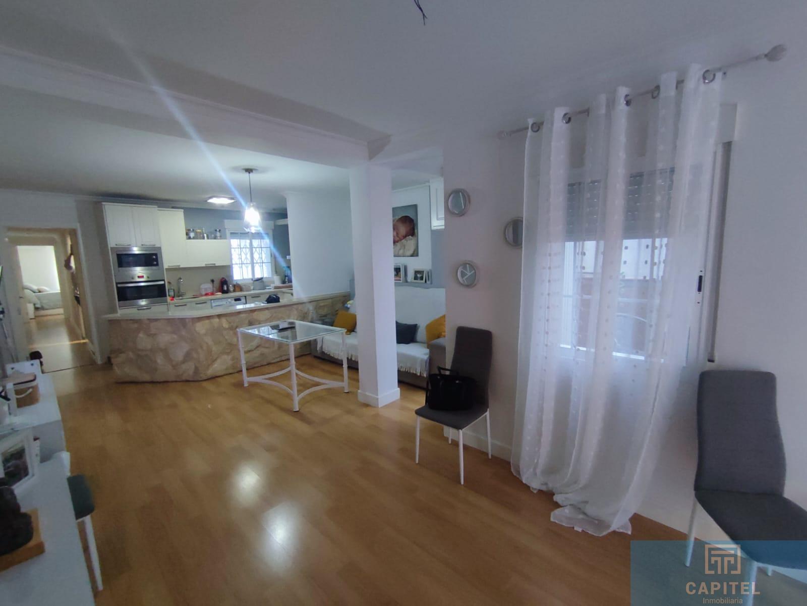 For sale of flat in Córdoba