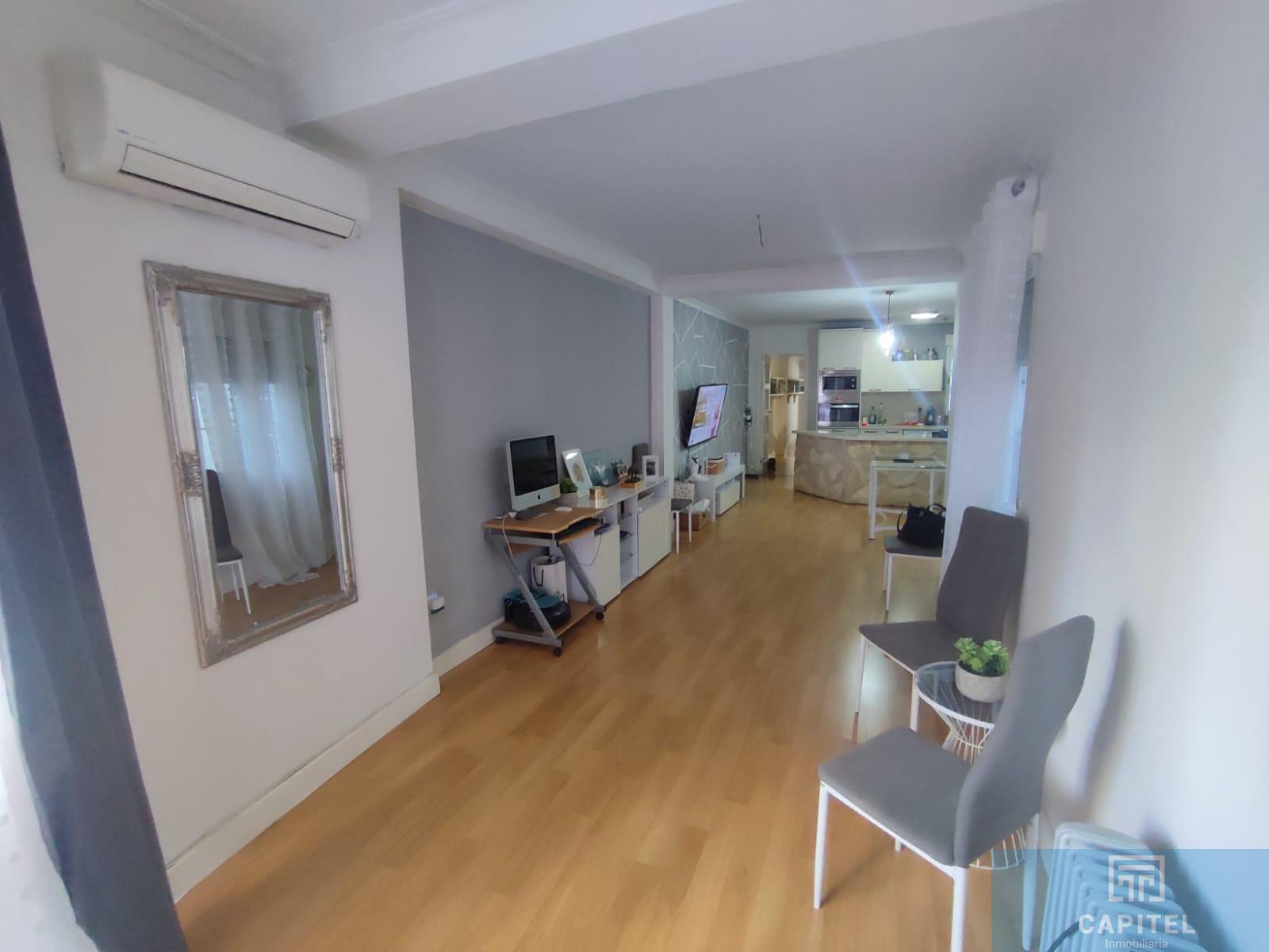For sale of flat in Córdoba