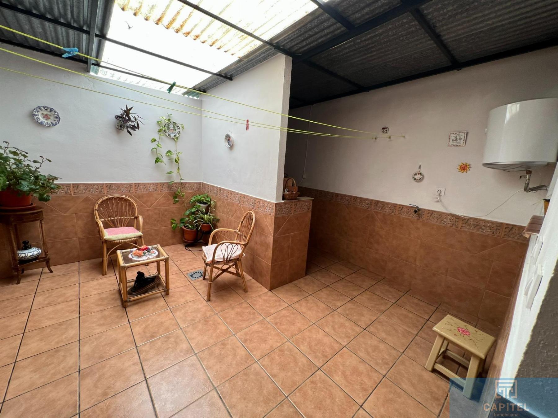 For sale of flat in Córdoba