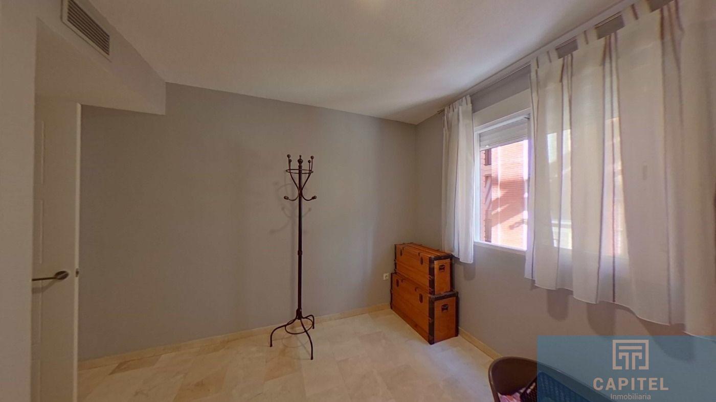 For sale of flat in Córdoba