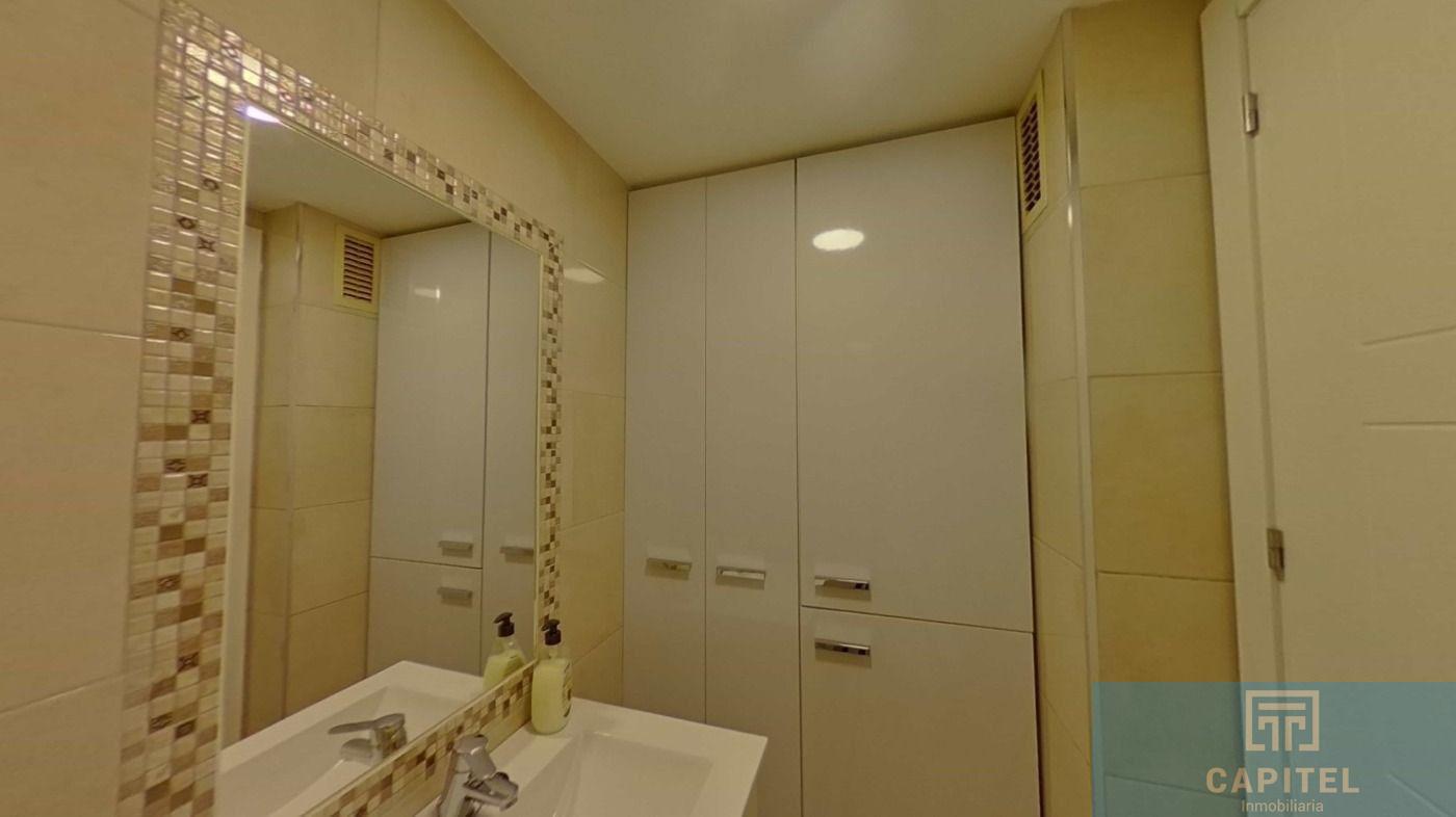 For sale of flat in Córdoba