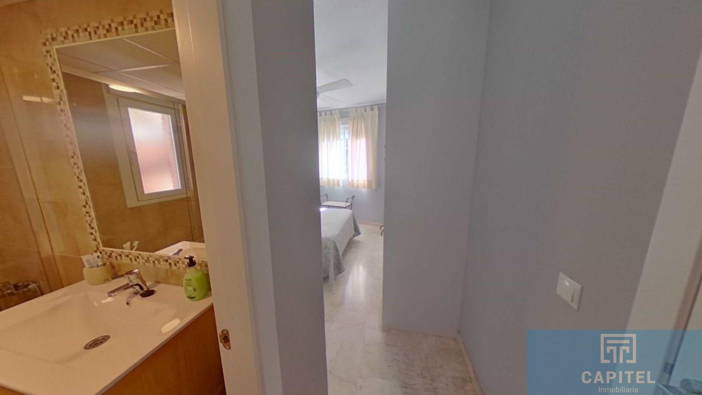 For sale of flat in Córdoba