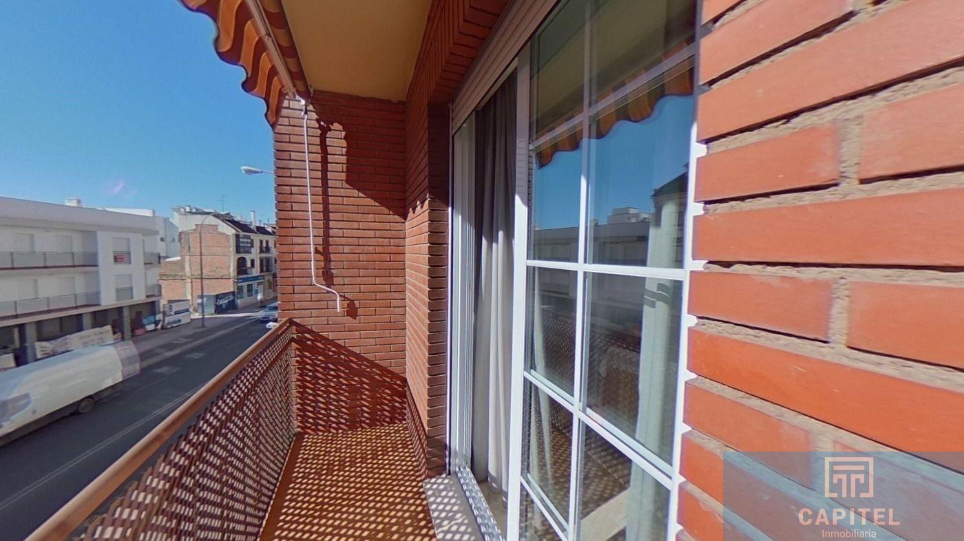 For sale of flat in Córdoba