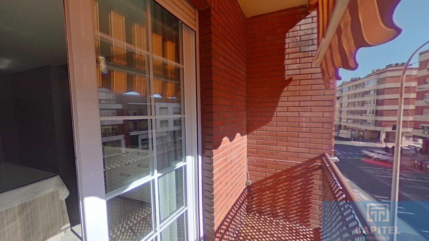 For sale of flat in Córdoba