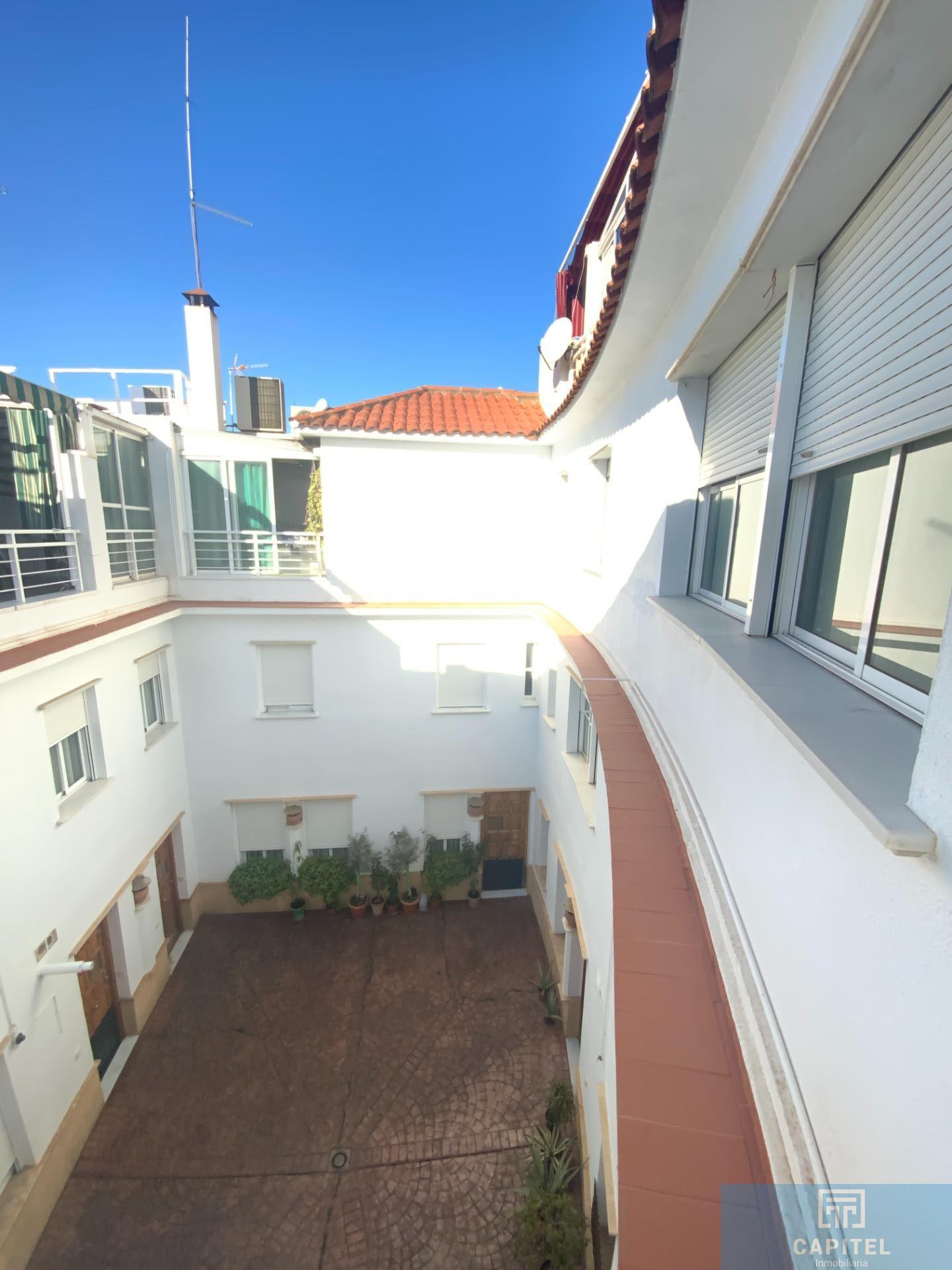 For sale of house in Córdoba