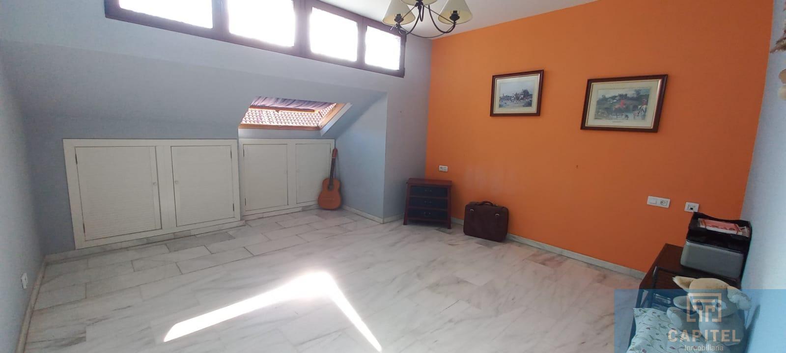 For sale of house in Córdoba