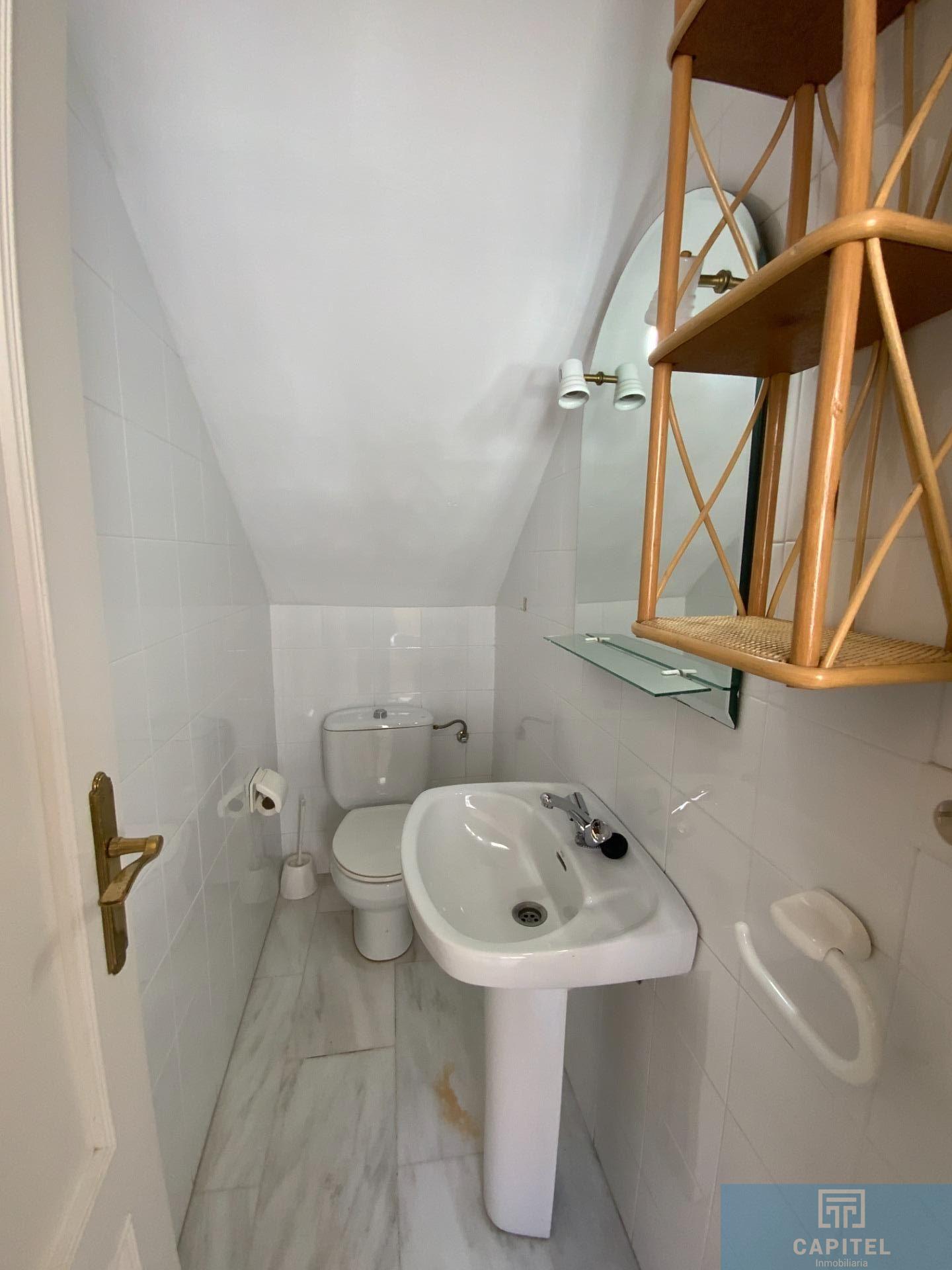 For sale of house in Córdoba