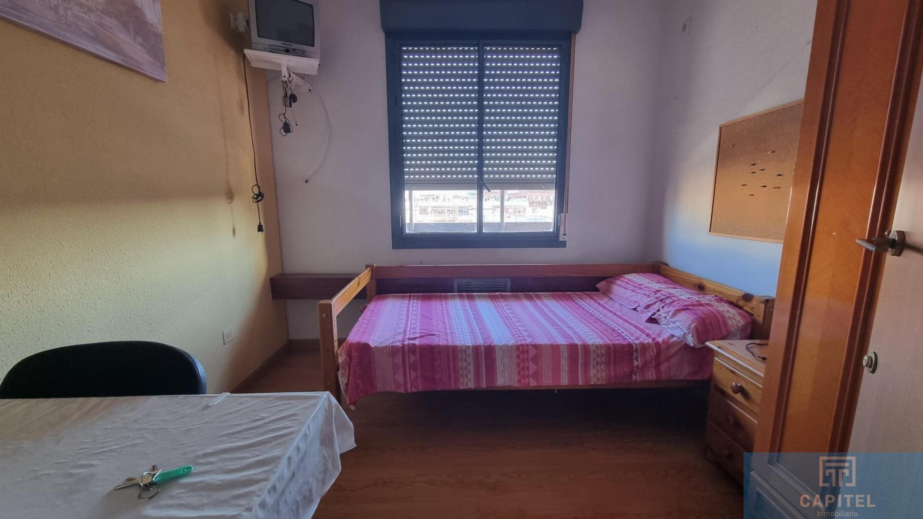 For sale of flat in Córdoba