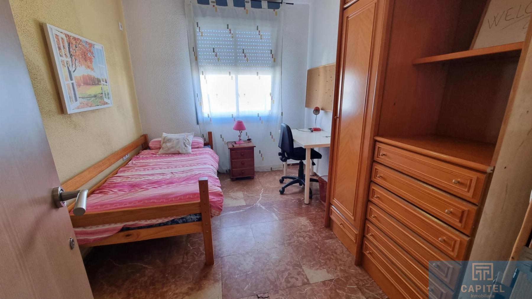 For sale of flat in Córdoba