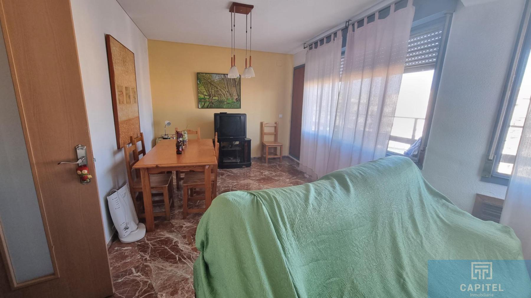 For sale of flat in Córdoba
