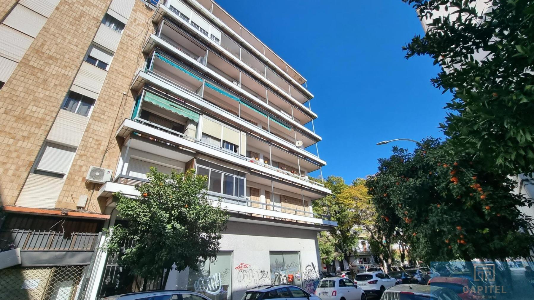 For sale of flat in Córdoba