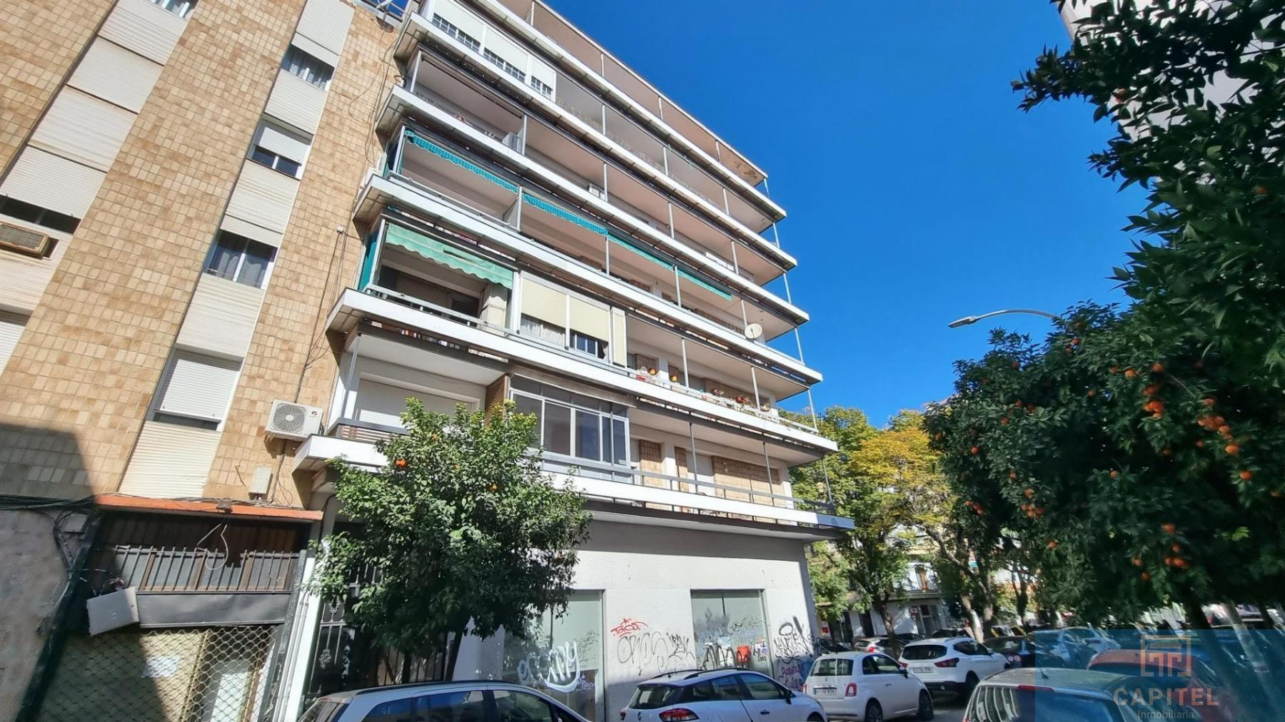 For sale of flat in Córdoba