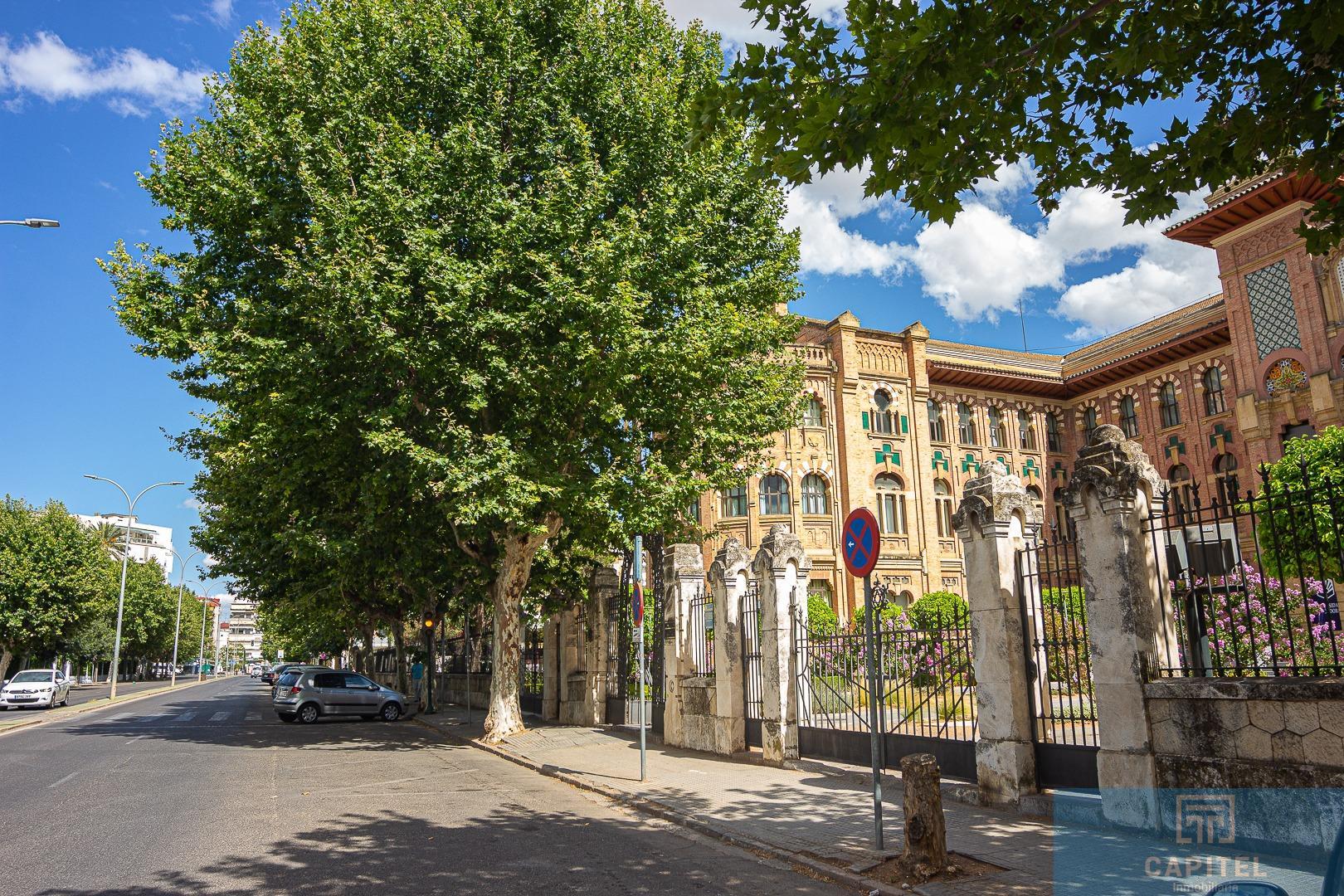 For sale of flat in Córdoba