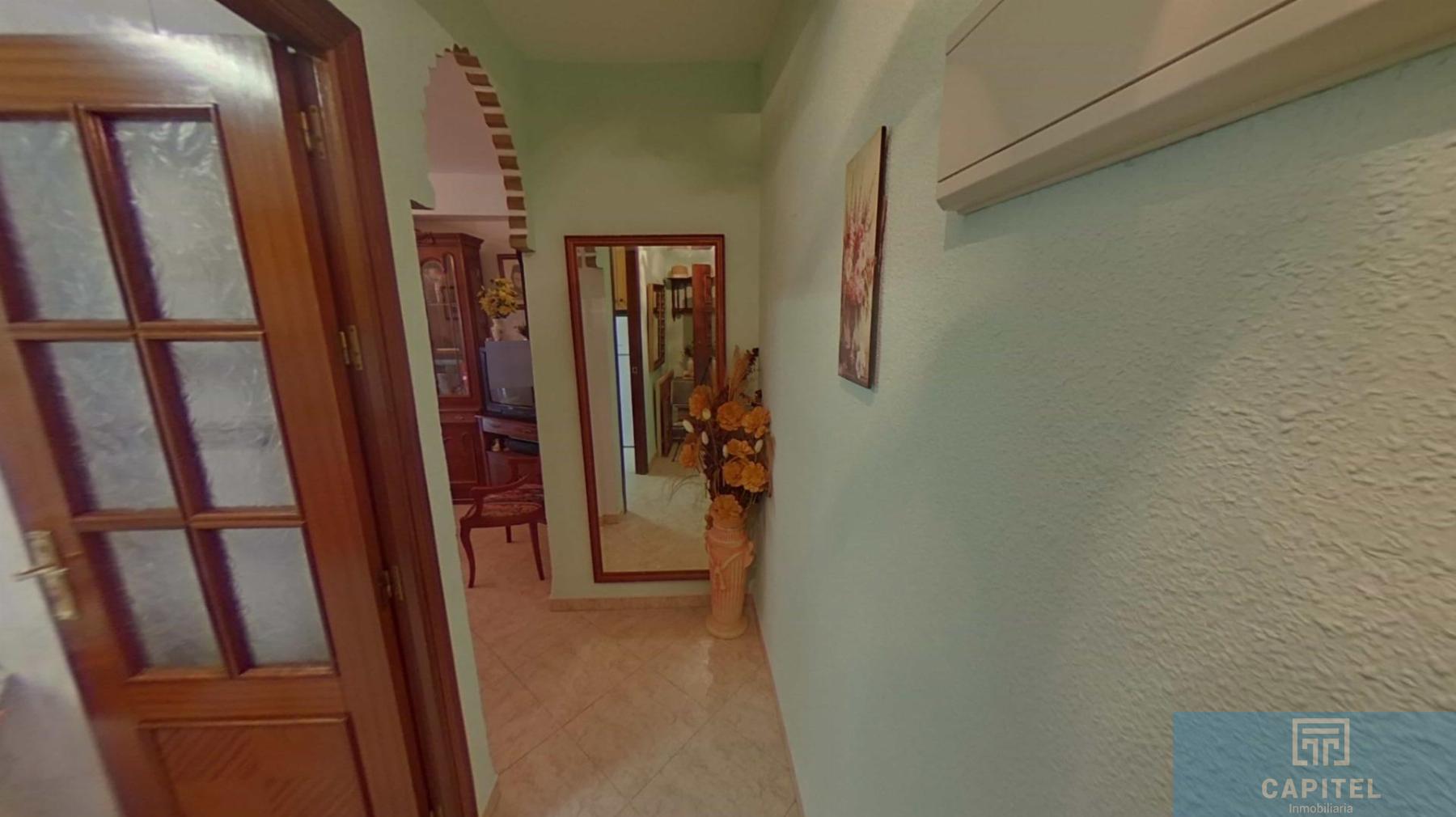 For sale of flat in Córdoba