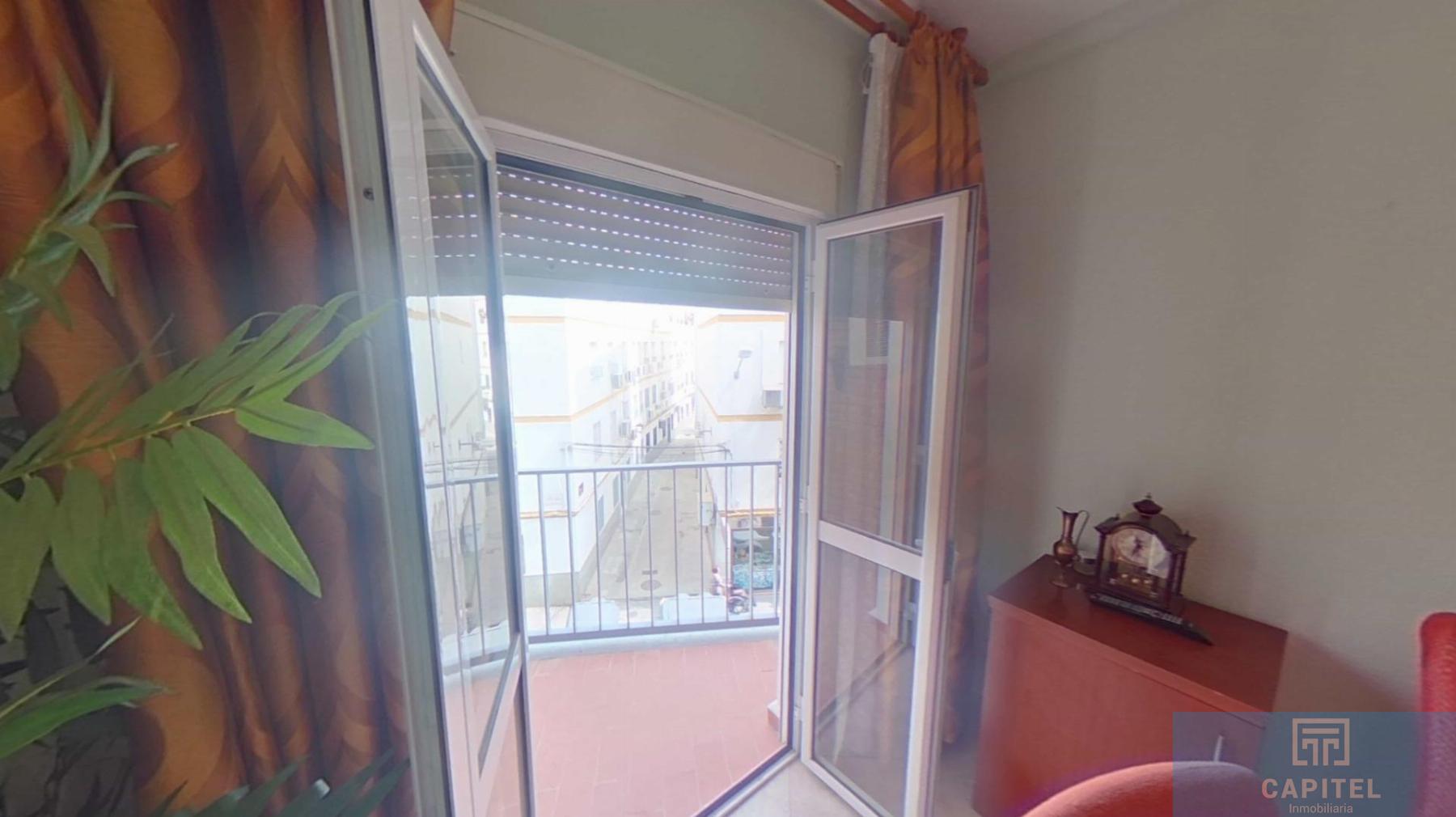 For sale of flat in Córdoba