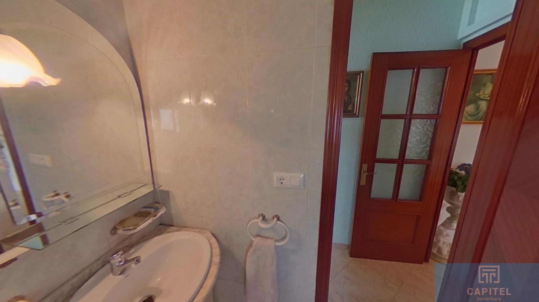 For sale of flat in Córdoba