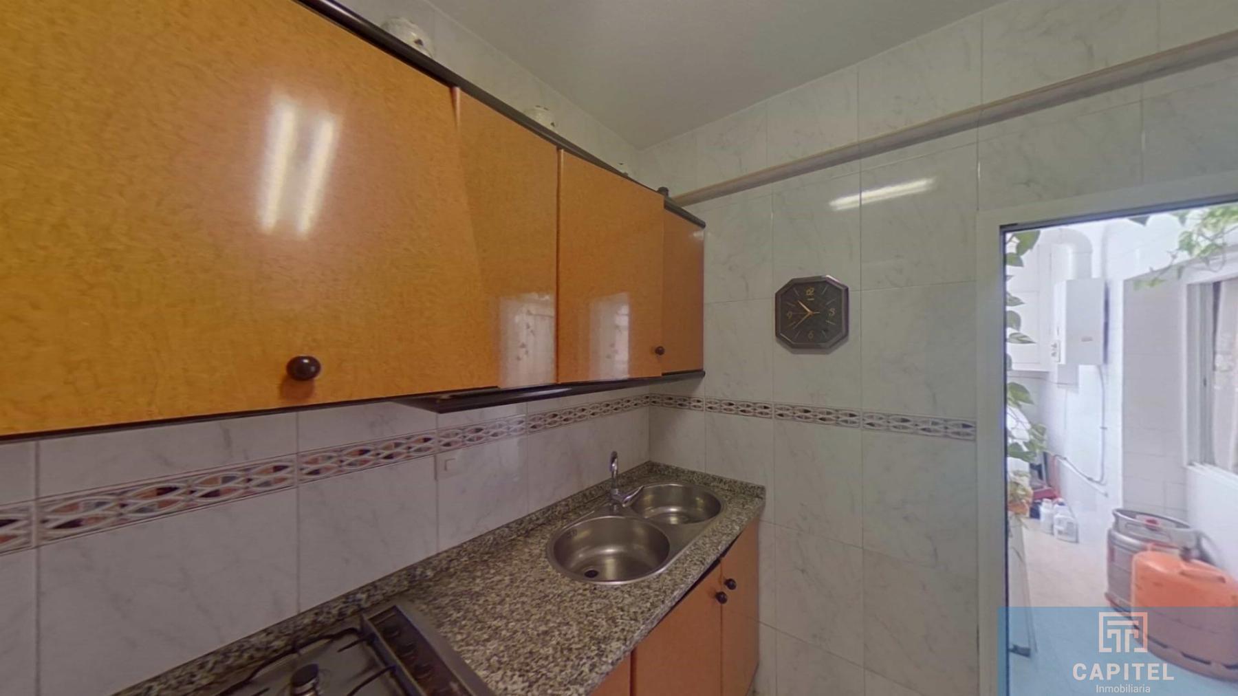 For sale of flat in Córdoba